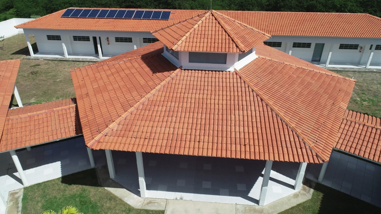 Prefeitura inaugura primeira escola com captação de energia solar de Santo Estêvão