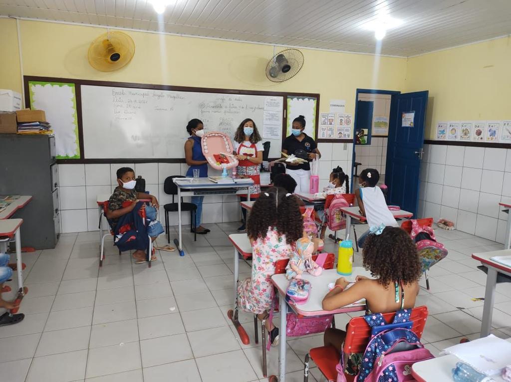 Programa Saúde na Escola foi realizado na Escola Ángelo Magalhães