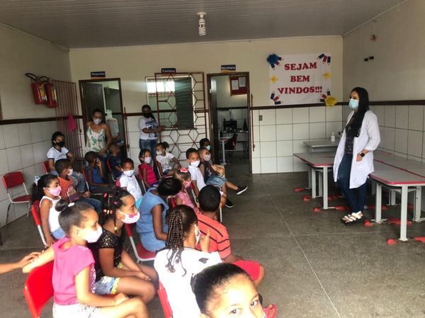Ação do Programa Saúde na Escola na escola municipal do Uruçu