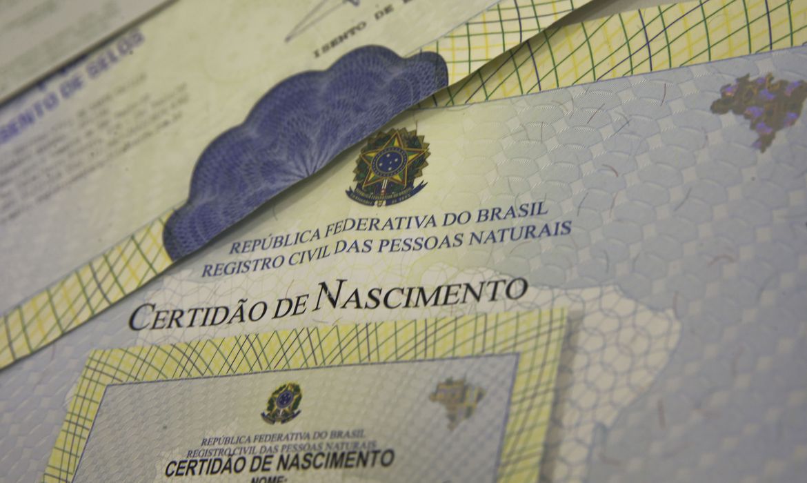 Registre-se: campanha em Santo Estêvão oferece serviços para obtenção de certidão de nascimento e outros documentos