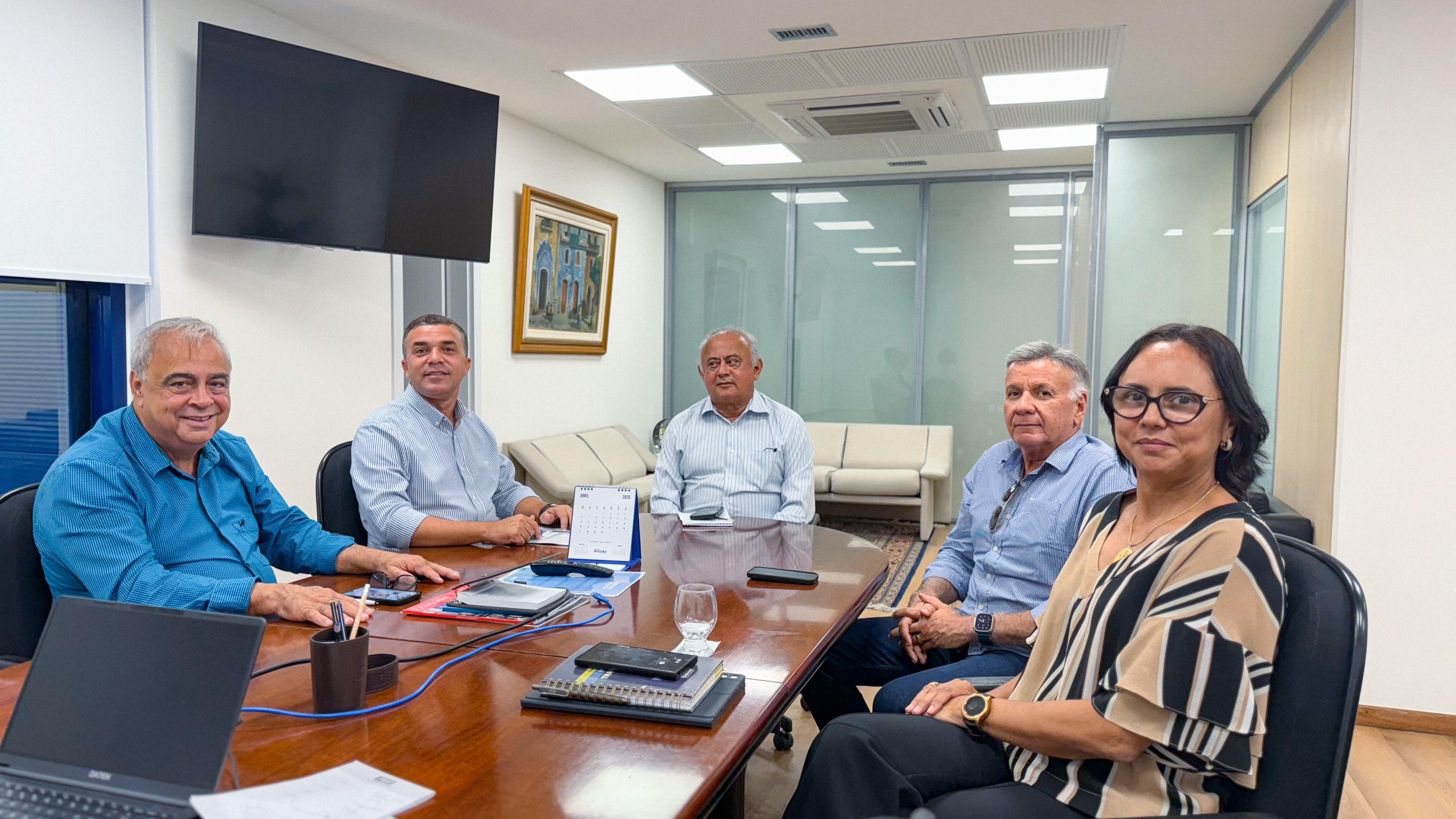 Prefeito de Santo Estêvão e FIEB discutem oportunidades para o setor industrial