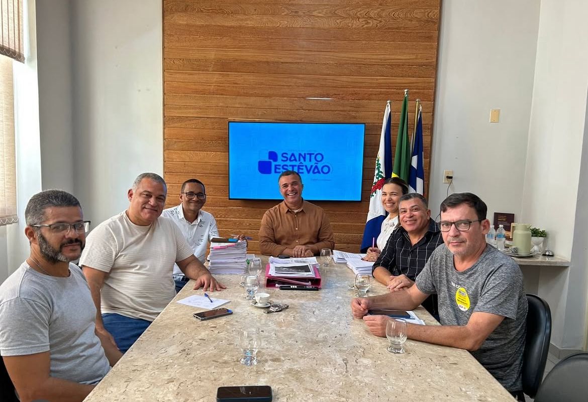 Prefeitura de Santo Estêvão garante reajuste histórico para profissionais da educação