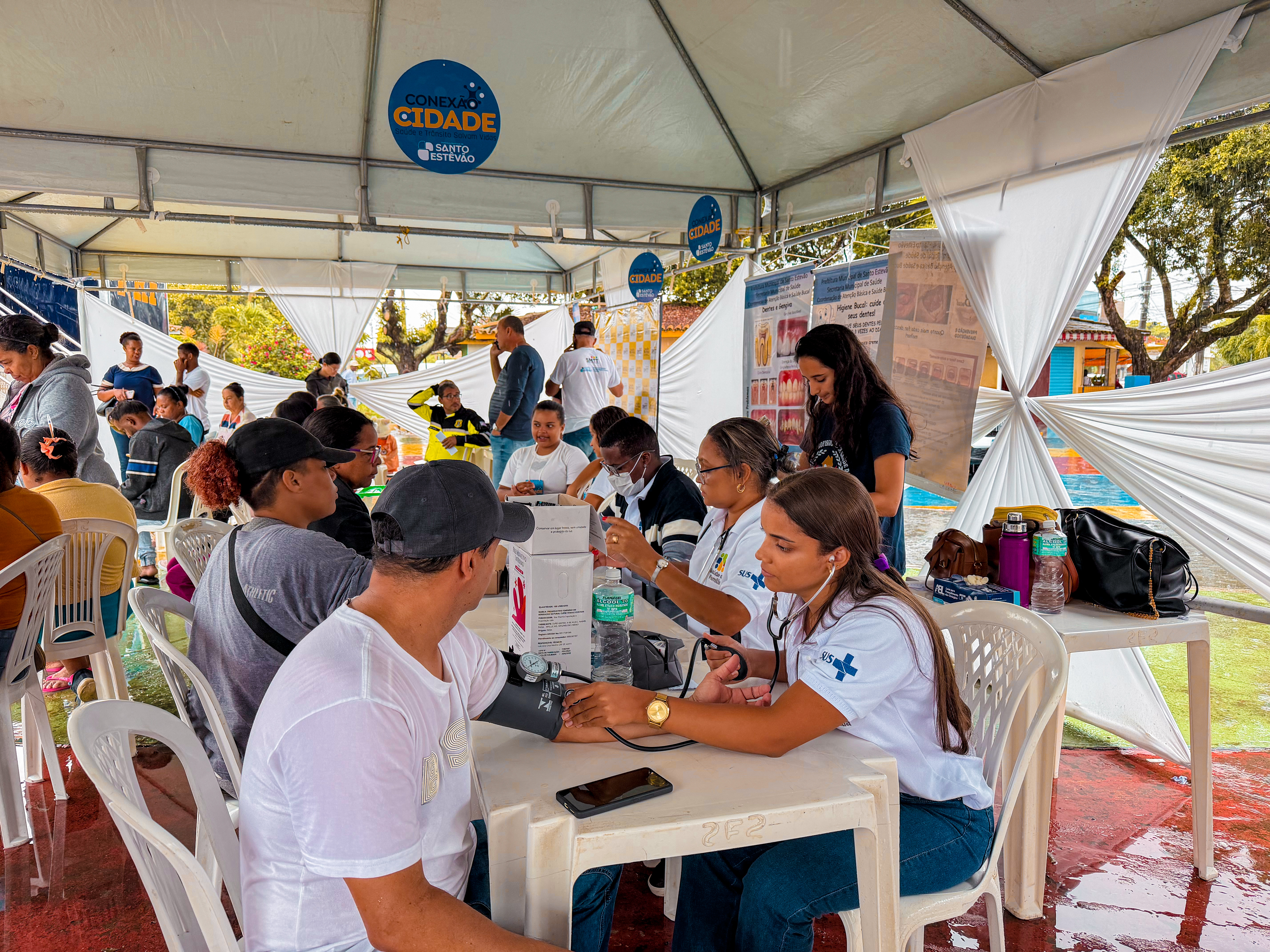 Conexão Cidade: parceria entre Prefeitura, SMTT e PRF garante dois dias de atendimentos e grande sucesso na Praça 7 em Santo Estêvão